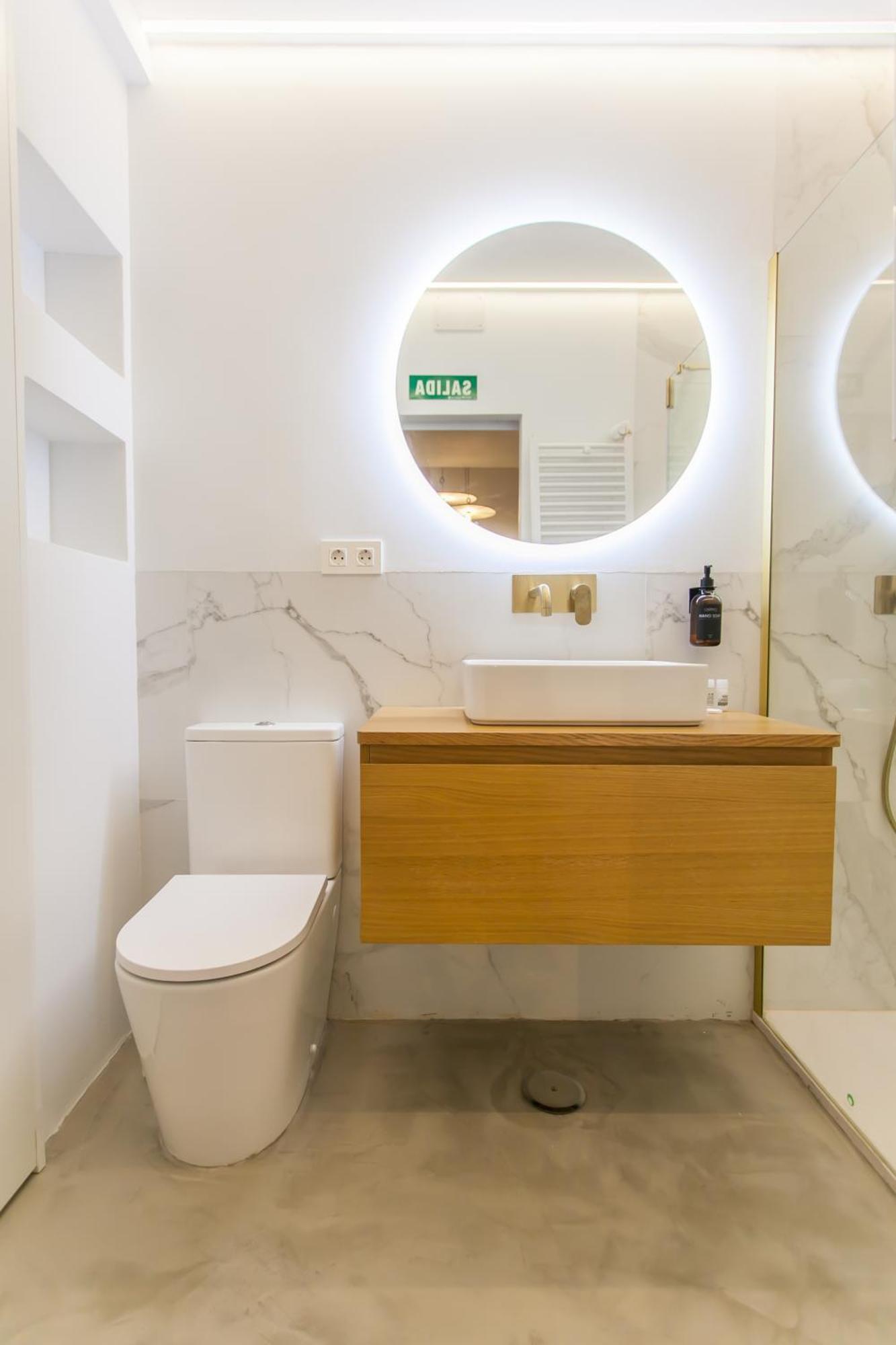 Guernica Luxury Duplex - Location, Light, And Art Apartman Madrid Kültér fotó